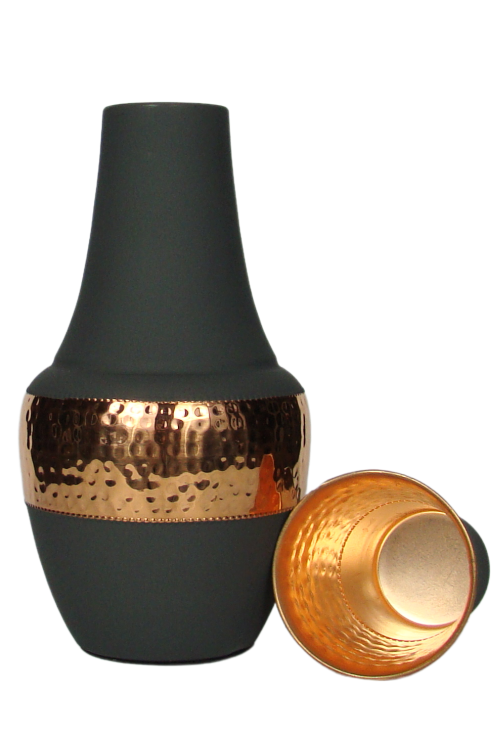 Miedziana karafka do wody z kubkiem INDYJSKIE PRODUKTY